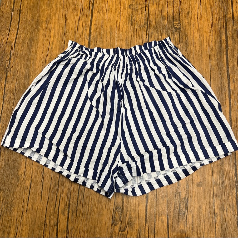 Navy and White Balloon Shorts Size Medium